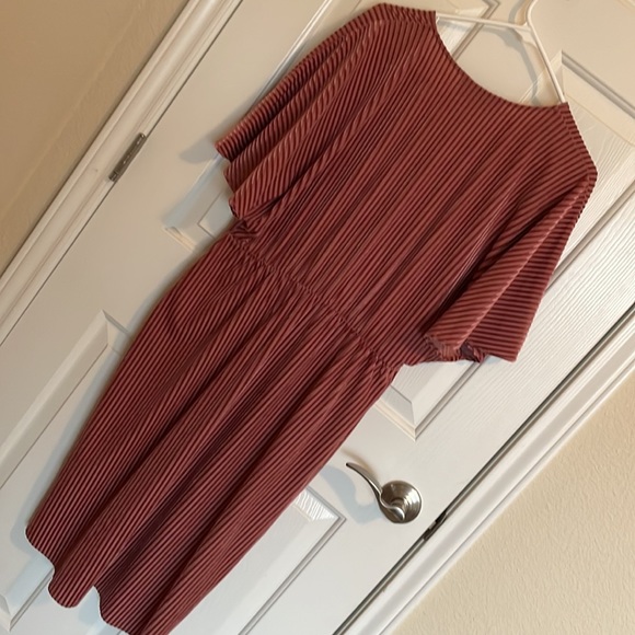 Anthropologie Sunday in Brooklyn Rose colored wrap Dress. NEW cond.. SZ Large - Picture 5 of 7